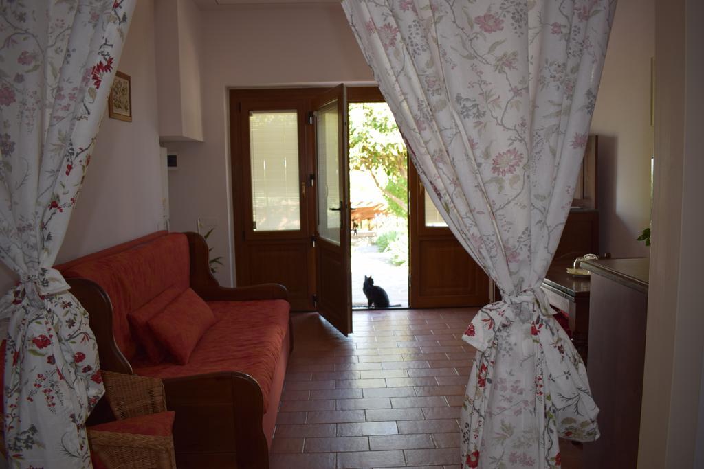Agriturismo Amina, Winery & Hiking Vagliagli Bagian luar foto